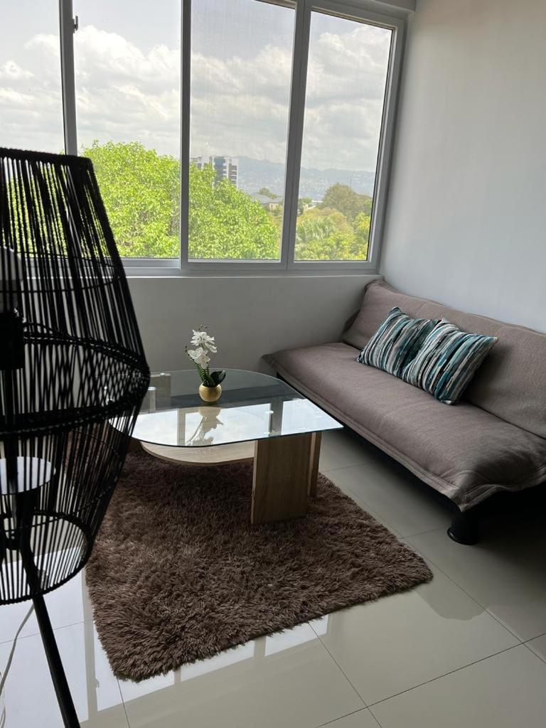 Metcalfe Luxury One Bedroom Suite Kingston Eksteriør bilde